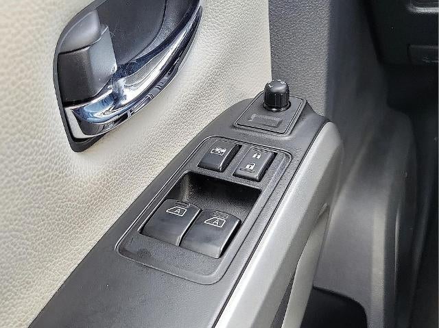 2024 Nissan Titan 4x4 King Cab SV