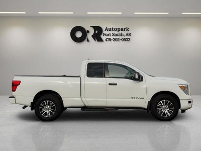 2024 Nissan Titan 4x4 King Cab SV