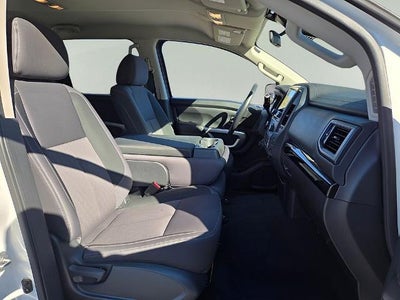 2023 Nissan Titan 4x4 Crew Cab SV