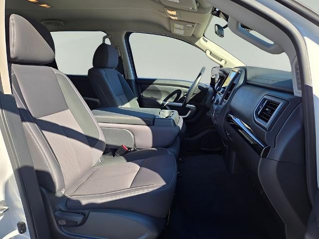 2023 Nissan Titan 4x4 Crew Cab SV