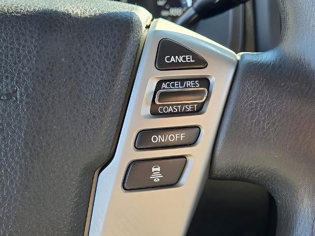 2023 Nissan Titan 4x4 Crew Cab SV