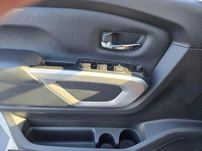 2023 Nissan Titan 4x4 Crew Cab SV