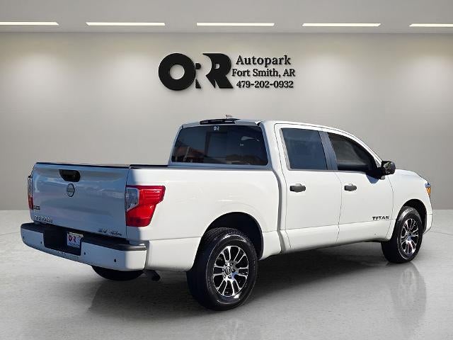 2023 Nissan Titan 4x4 Crew Cab SV