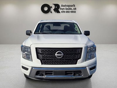 2023 Nissan Titan 4x4 Crew Cab SV