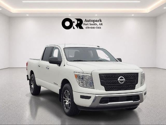 2021 Nissan Titan 4x4 Crew Cab SV