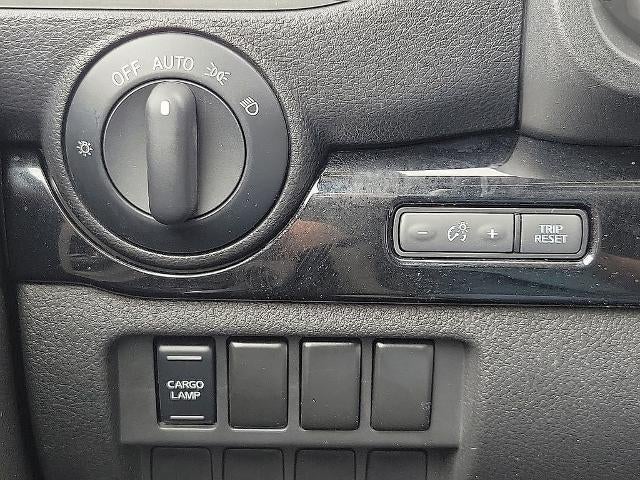 2021 Nissan Titan 4x4 Crew Cab SV