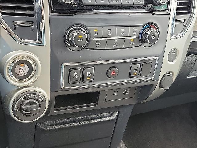 2021 Nissan Titan 4x4 Crew Cab SV