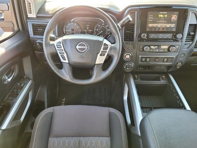 2024 Nissan Titan 4x4 Crew Cab SV