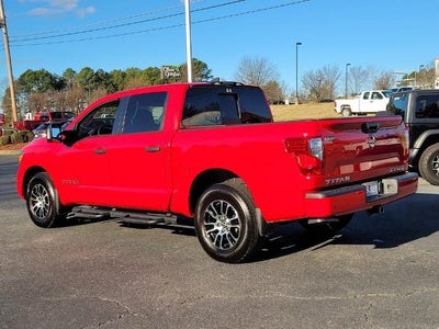 2024 Nissan Titan 4x4 Crew Cab SV