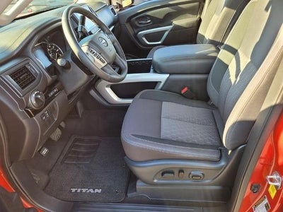 2024 Nissan Titan 4x4 Crew Cab SV