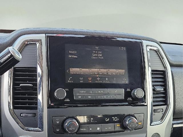 2024 Nissan Titan 4x2 Crew Cab SV