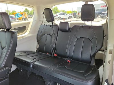 2023 Chrysler Pacifica Touring L FWD