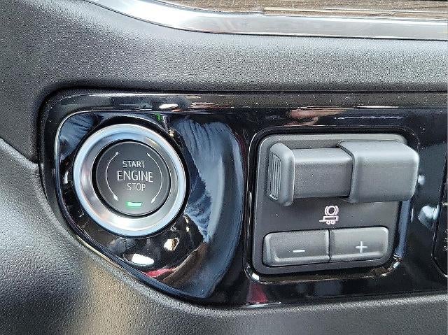 2025 Chevrolet Silverado 1500 Crew Cab Short Box 4-Wheel Drive RST