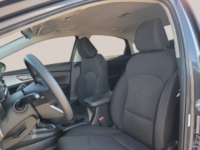 2024 Kia Forte LXS IVT