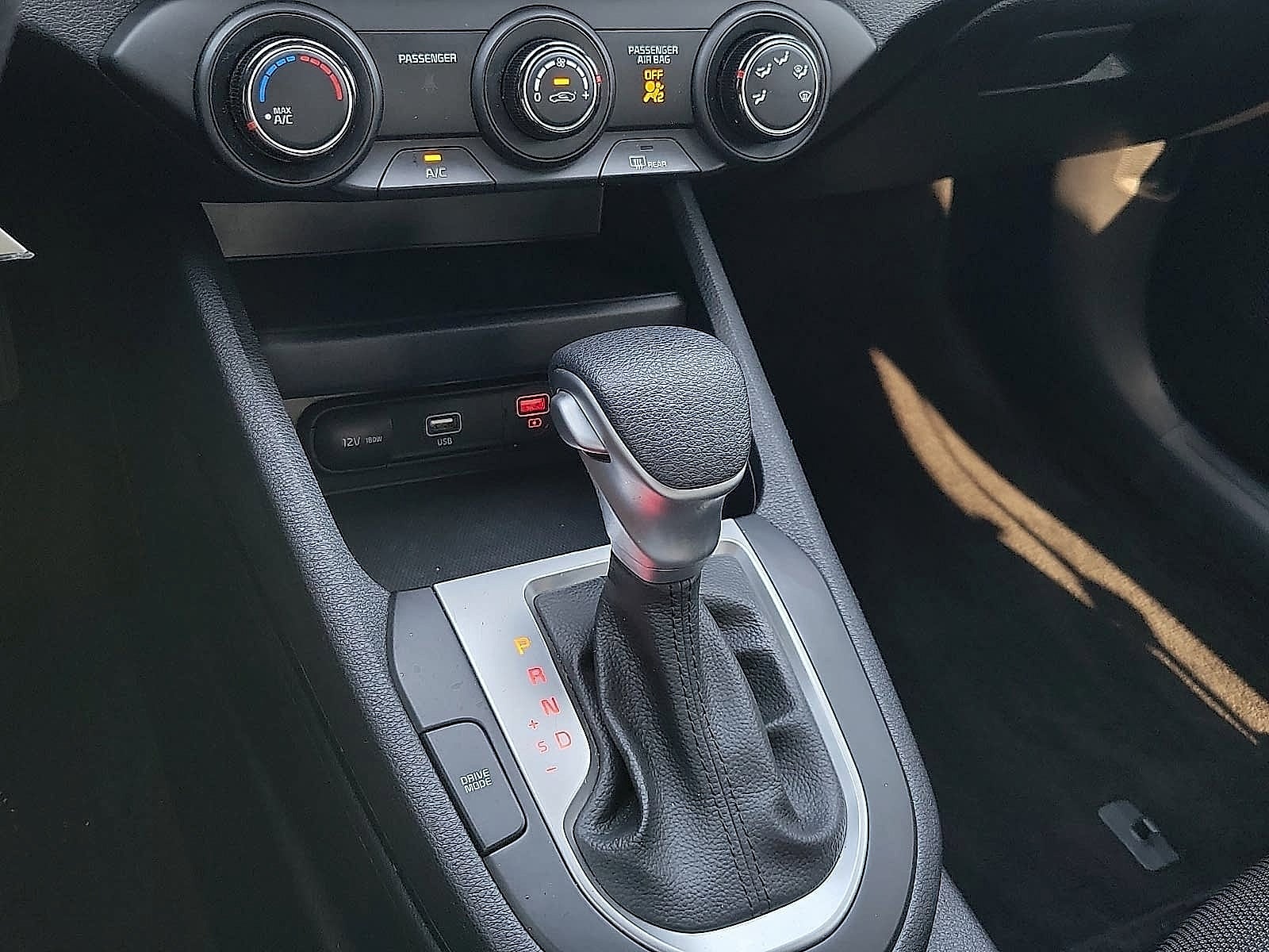 2024 Kia Forte LXS IVT