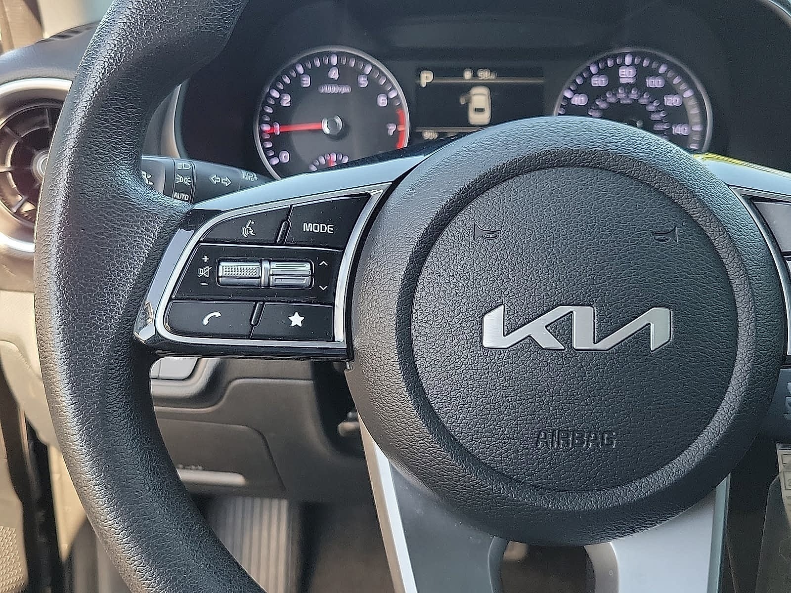 2024 Kia Forte LXS IVT