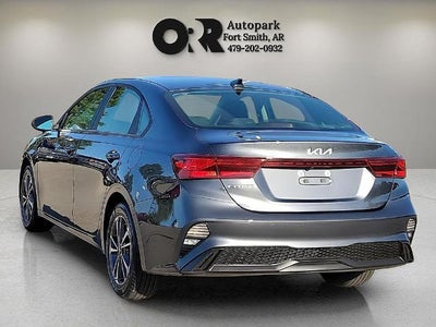 2024 Kia Forte LXS IVT