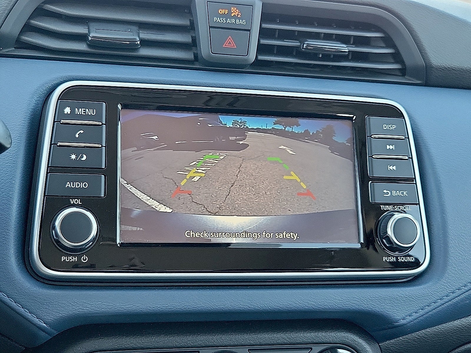 2025 Nissan Versa SV CVT