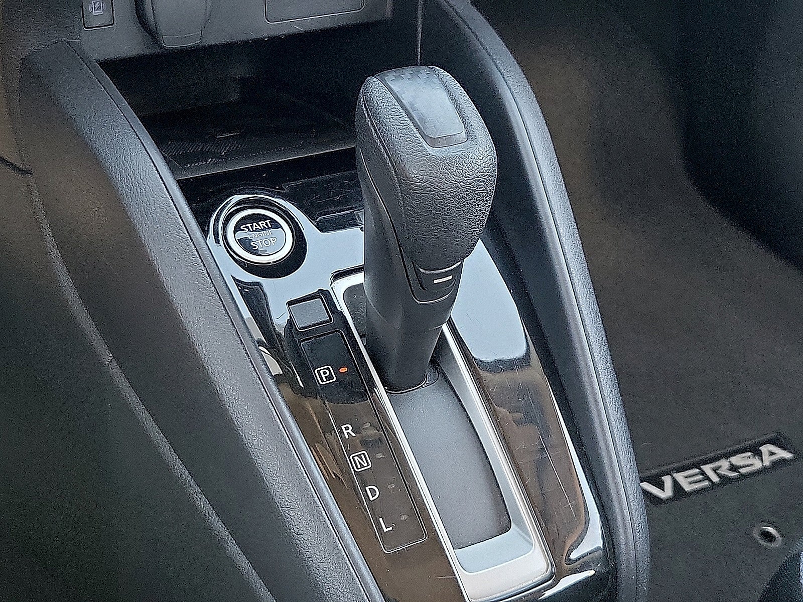 2025 Nissan Versa SV CVT