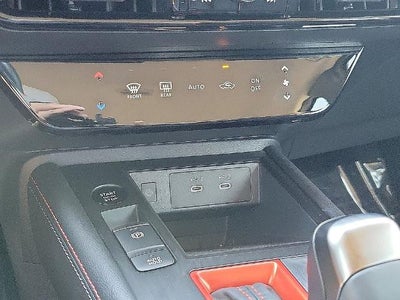 2025 Nissan Kicks SR FWD