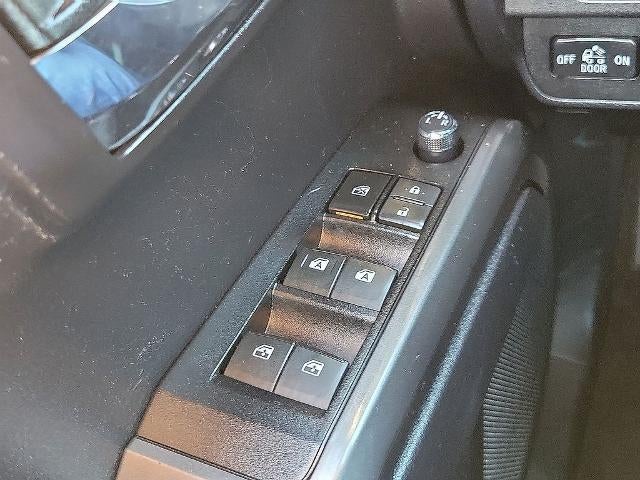 2018 Toyota Tacoma SR Double Cab 5' Bed V6 4x4 AT (GS)