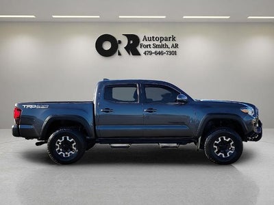 2018 Toyota Tacoma SR Double Cab 5' Bed V6 4x4 AT (GS)