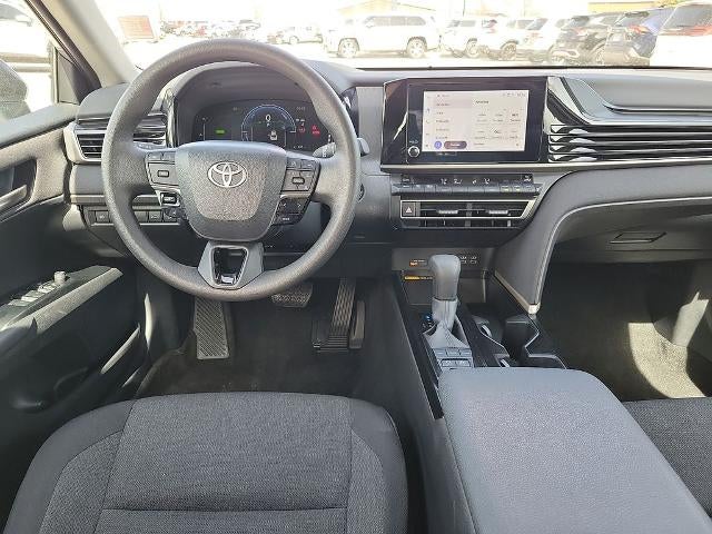 2025 Toyota Camry LE (SE)