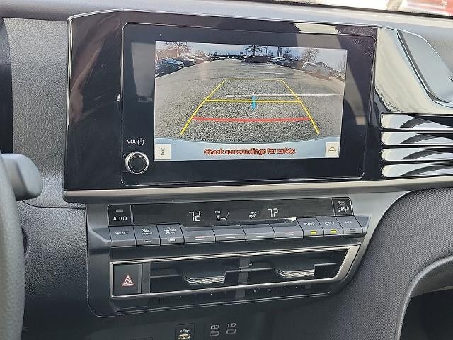 2025 Toyota Camry LE (SE)