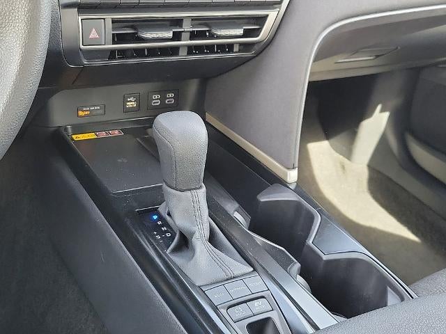 2025 Toyota Camry LE (SE)