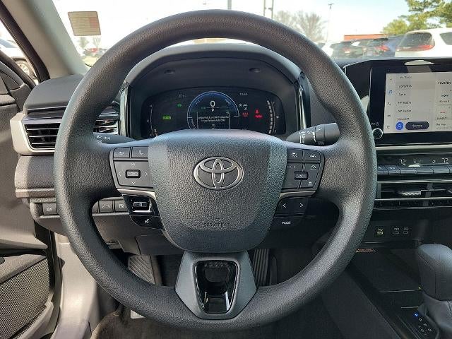 2025 Toyota Camry LE (SE)