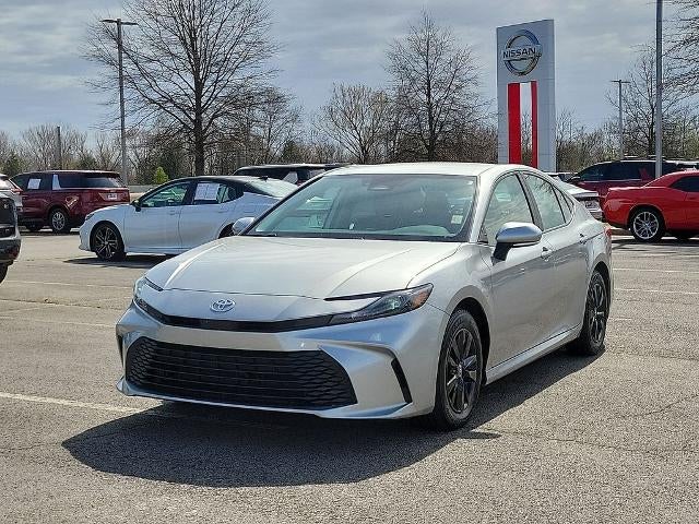 2025 Toyota Camry LE (SE)