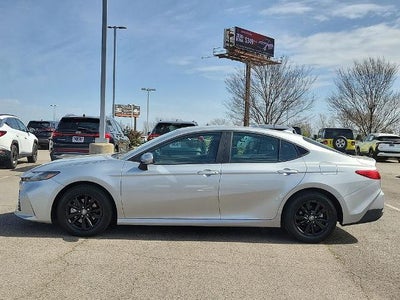 2025 Toyota Camry LE (SE)