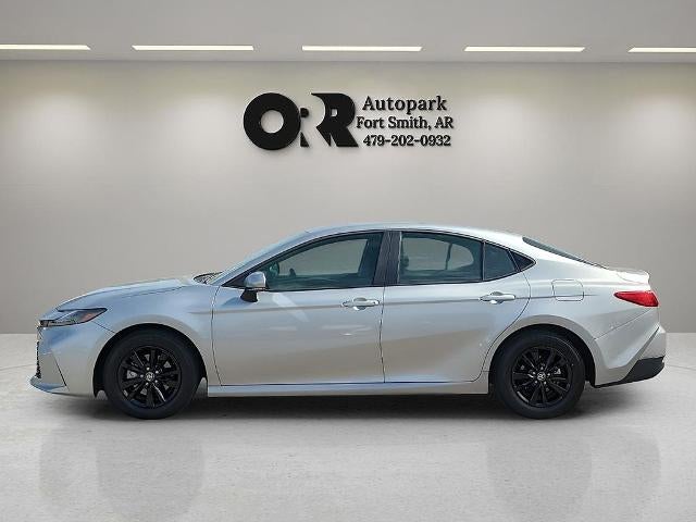 2025 Toyota Camry LE (SE)