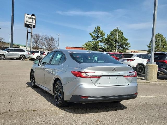 2025 Toyota Camry LE (SE)