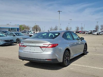 2025 Toyota Camry LE (SE)