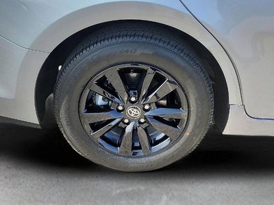 2025 Toyota Camry LE (SE)