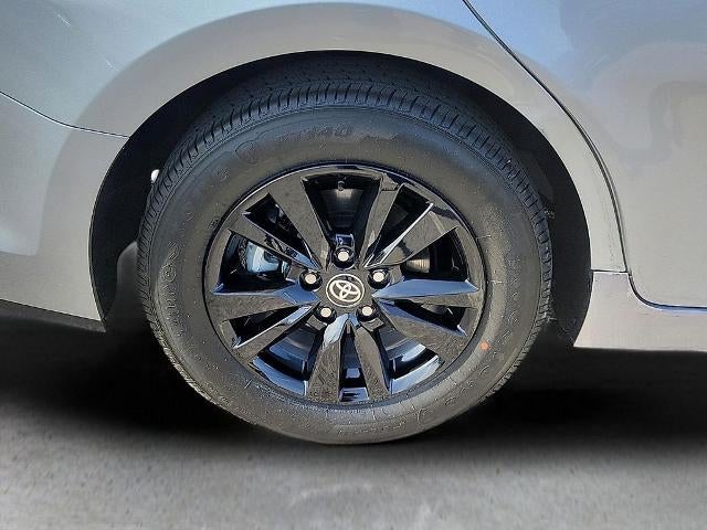 2025 Toyota Camry LE (SE)