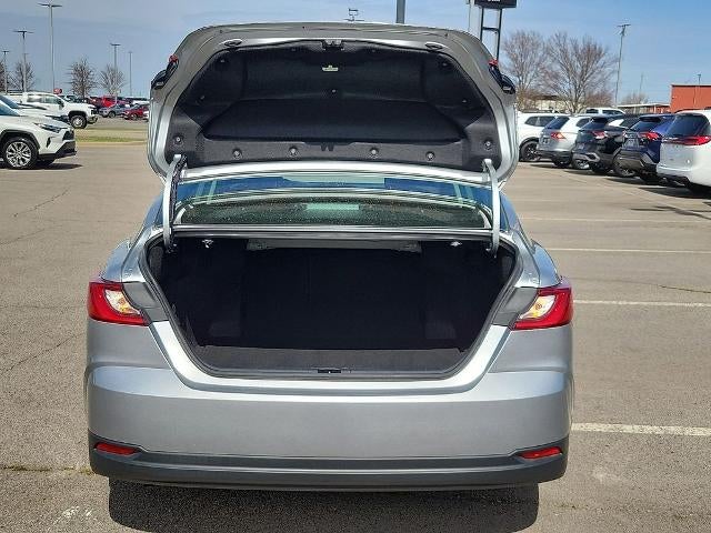 2025 Toyota Camry LE (SE)