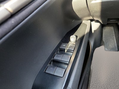 2025 Toyota Camry LE (SE)