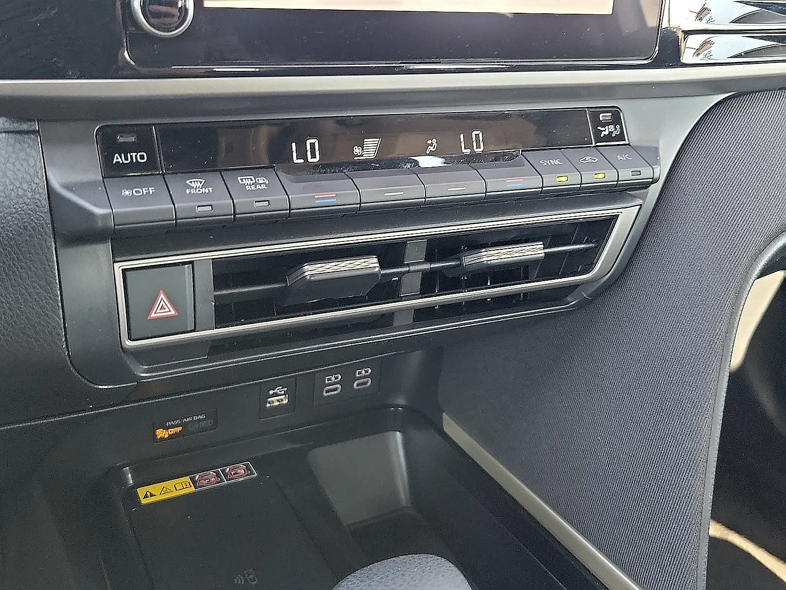 2025 Toyota Camry LE (SE)