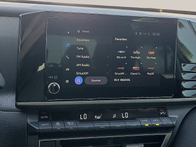 2025 Toyota Camry LE (SE)