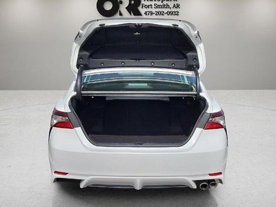 2024 Toyota Camry SE Auto (SE)