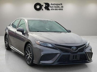 2024 Toyota Camry SE Auto (SE)