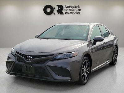 2024 Toyota Camry SE Auto (SE)
