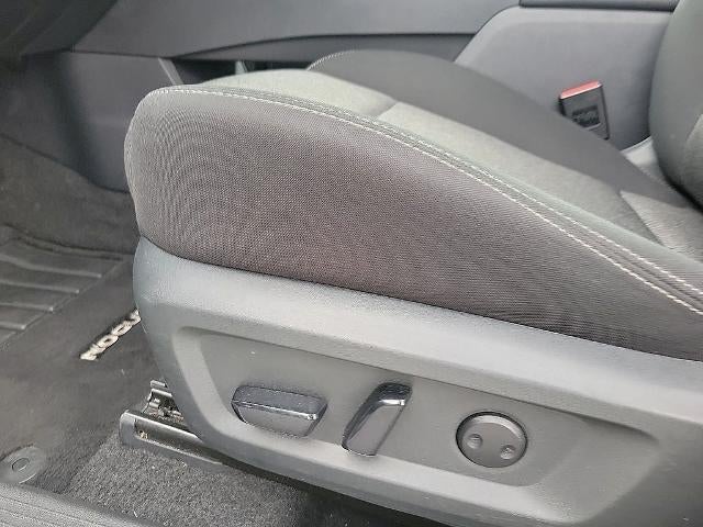 2025 Nissan Rogue FWD SV