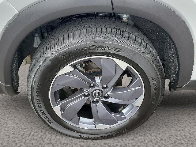 2025 Nissan Rogue FWD SV