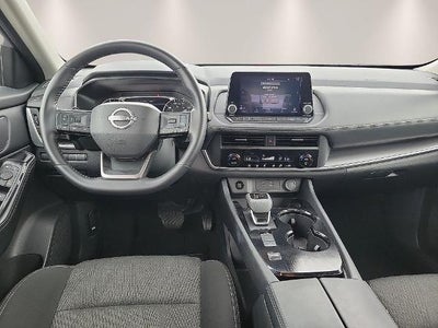 2025 Nissan Rogue FWD SV