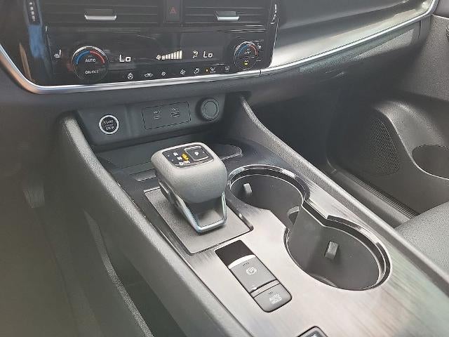 2022 Nissan Rogue FWD SV
