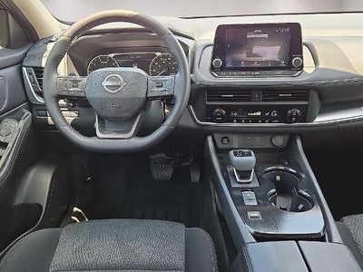 2025 Nissan Rogue FWD SV