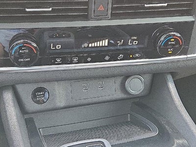 2025 Nissan Rogue FWD SV